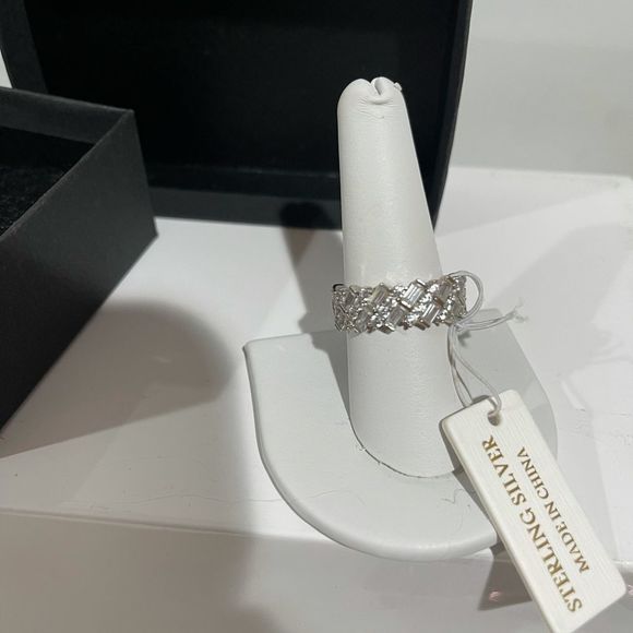 Sterling Silver Ring - Picture 1 of 4